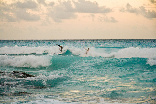 Surfing Cancun