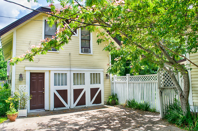 traditional carriage house